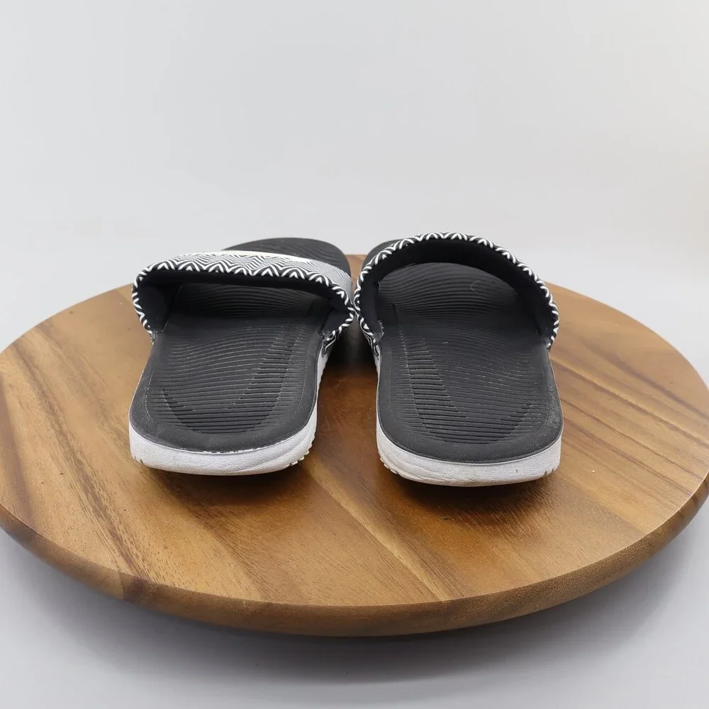 Nike Men's US 10 Black / White Chevron Print Slide Sandals Slides